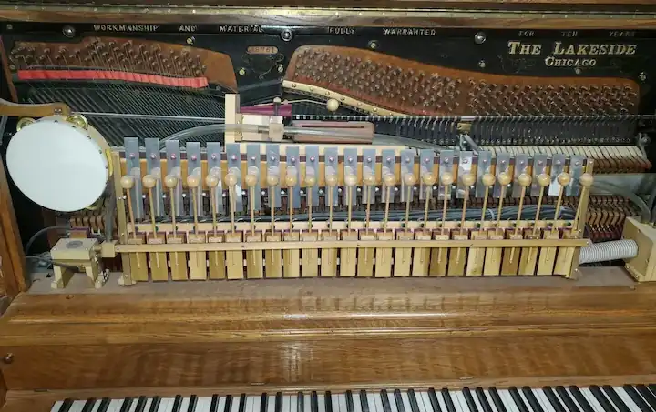 1911 Lakeside Upright Piano Pic Four