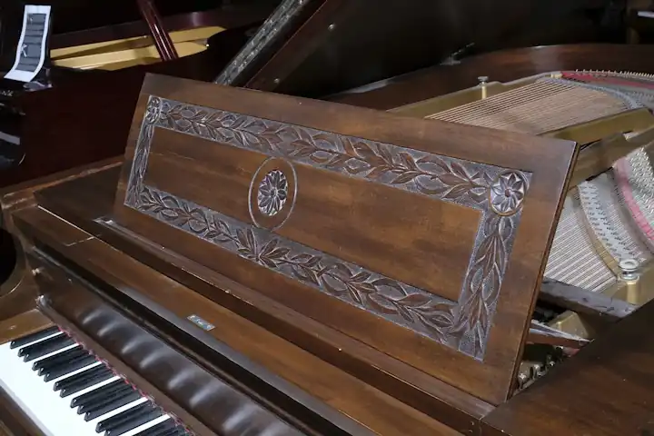 Ahlstrom Grand Piano Pic Seven